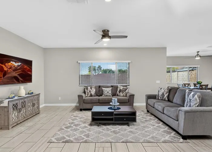 Spacious 4br Retreat Sleeps 8 Near Spring Training Litchfield Park