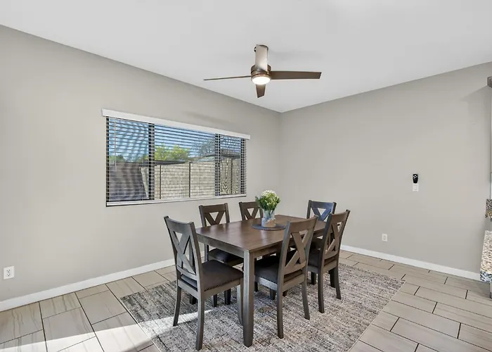 Spacious 4br Retreat Sleeps 8 Near Spring Training Holiday home