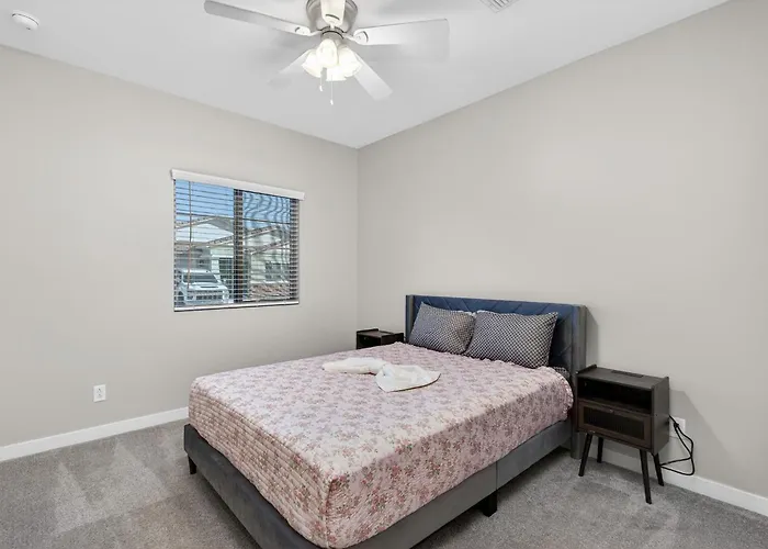 Holiday home Spacious 4br Retreat Sleeps 8 Near Spring Training